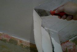 Как зачистить и шпаклевать потолок под покраску