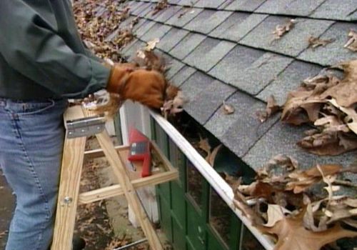 ремонт водостока на крыше