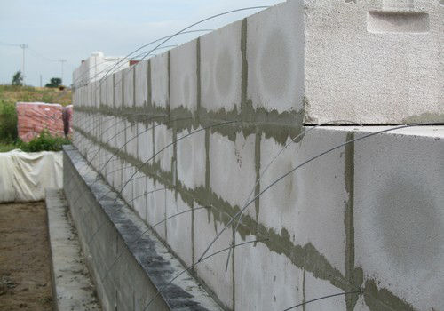 Облицовка фасадных стен из легких блоков